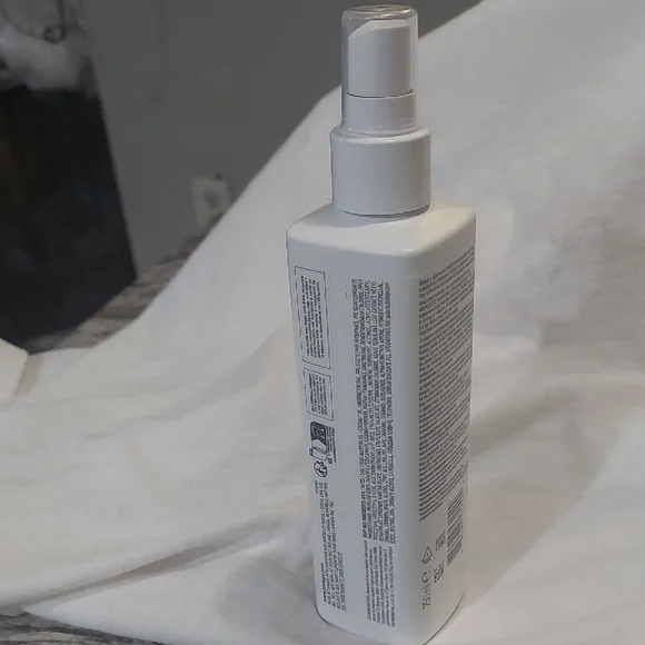 Biolage All In One Multi-Benefit Hairspray - White - Picture 2 of 8